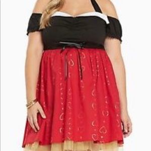 Great queen of hearts Halloween costume. Size 22